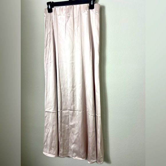 NWT Satin Mermaid Skirt In Champagne Size Medium - Picture 9 of 14